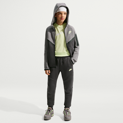 Nike Sportswear Tech Fleece Older Kids' Joggers. Nike RO
